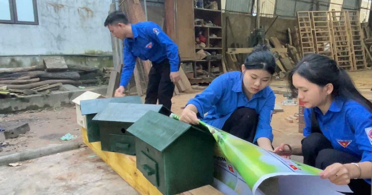 Thanh niên dựng ‘ngôi nhà pin’