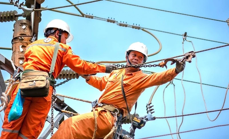 Dồn giờ cao điểm điện vào buổi tối: Ai được lợi, ai chịu thiệt?