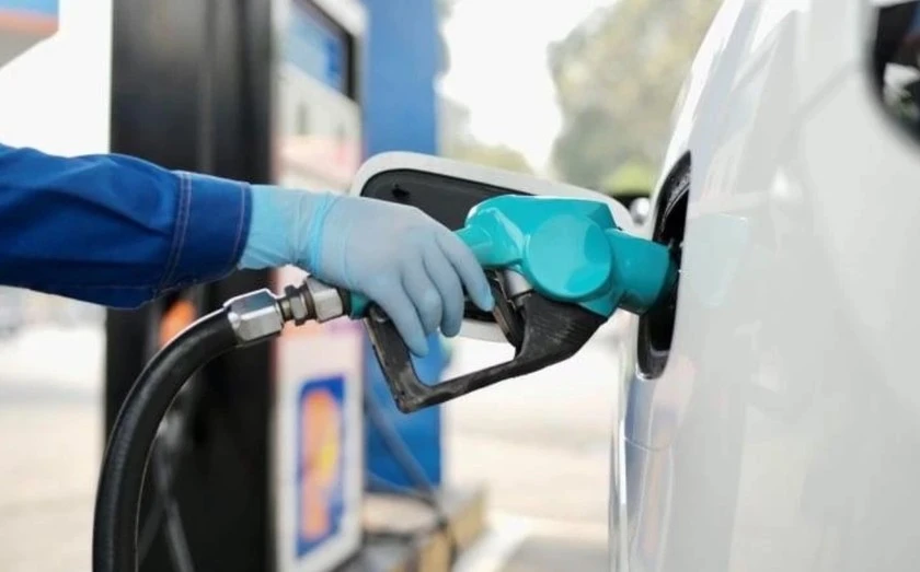 Giá xăng dầu tăng dữ dội: Điều hành ra sao, ổn định thị trường thế nào?