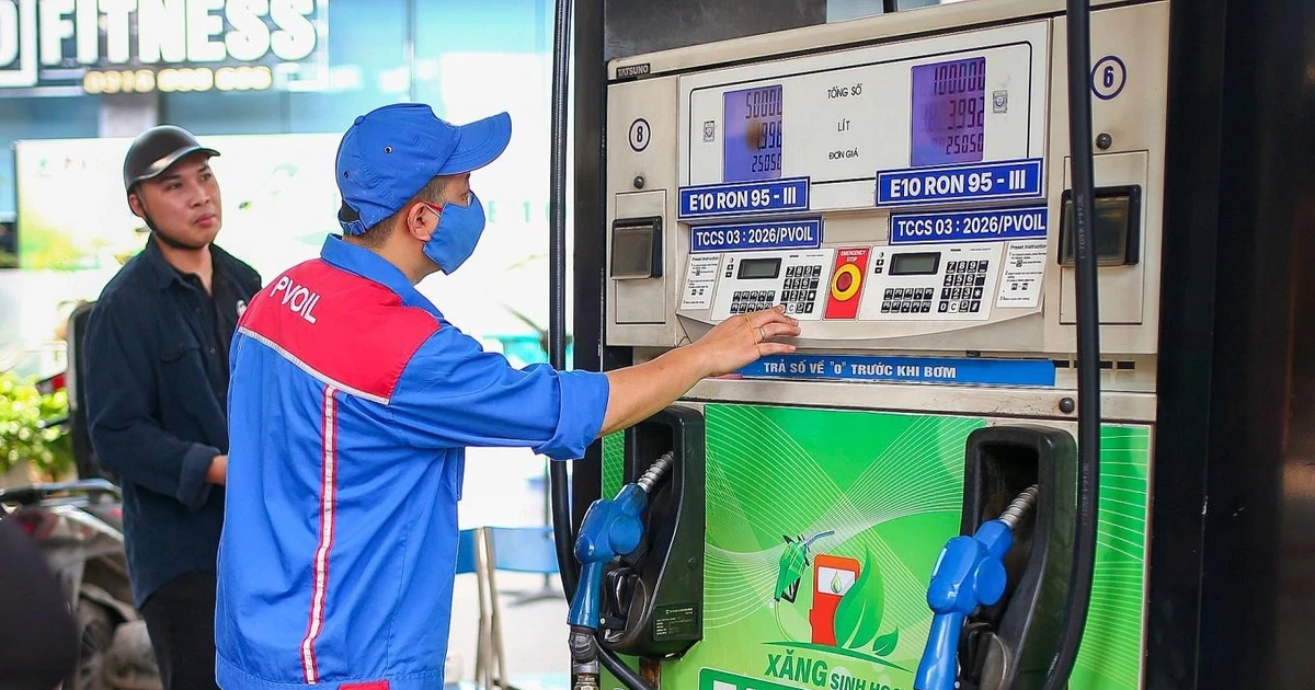 Xăng E10 có thể giảm gần 1.500 đồng/lít, sắp có cơ chế giá riêng