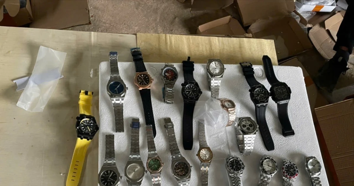Phát hiện gần 1.000 chiếc đồng hồ giả thương hiệu Patek Philippe, Rolex