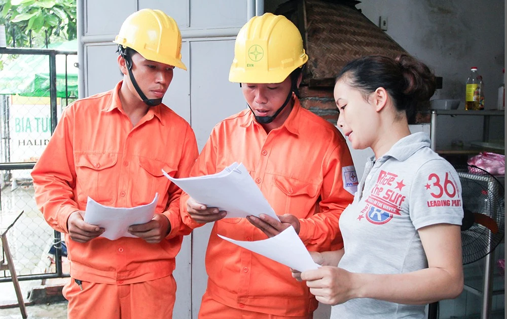 Hoá đơn tiền điện tháng 6 tăng vọt, công ty điện lực nói gì?