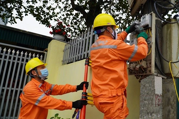 Đề xuất áp dụng giá điện giờ cao điểm, thấp điểm trong tháng 6
