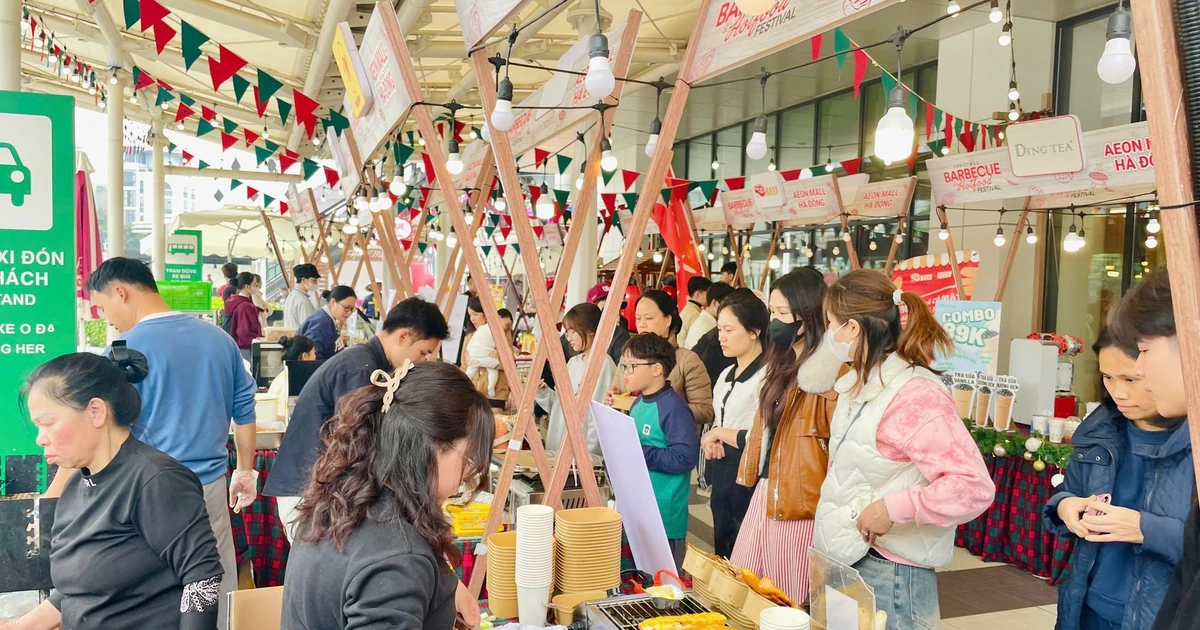 Lần đầu khuyến mại tập trung quốc gia, người dân mạnh tay sắm Tết