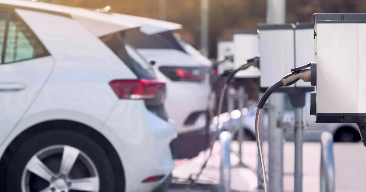 Hà Nội, TPHCM có lo thiếu điện khi xe điện tăng vọt?