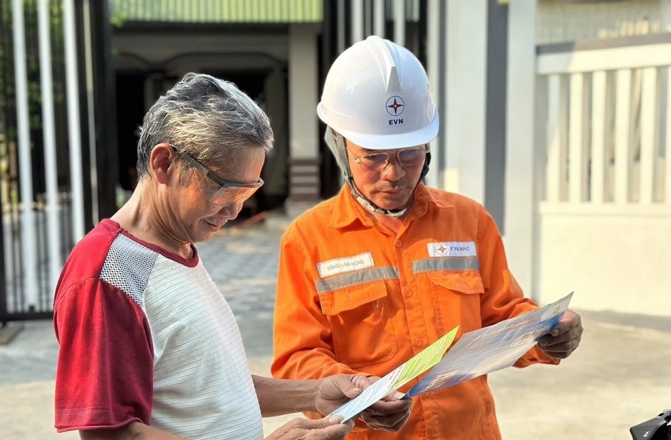 Đẩy mạnh tiết kiệm điện để thúc đẩy chuyển dịch năng lượng bền vững