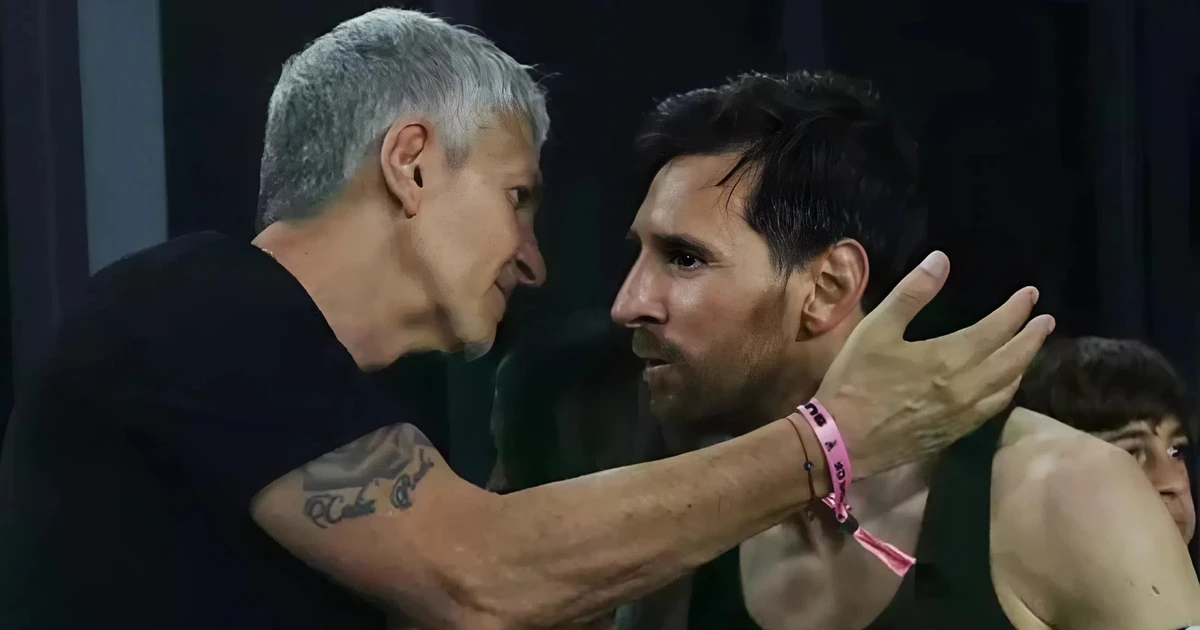 Messi và vợ về Argentina