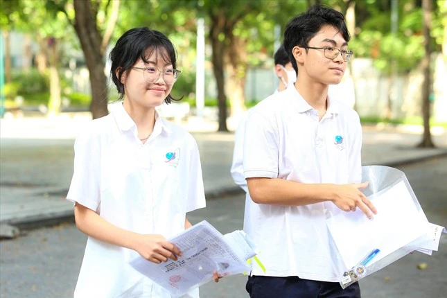 Điểm chuẩn Đại học tăng vọt: Chia tay nguyện vọng 1, cứ bình tĩnh vì ...