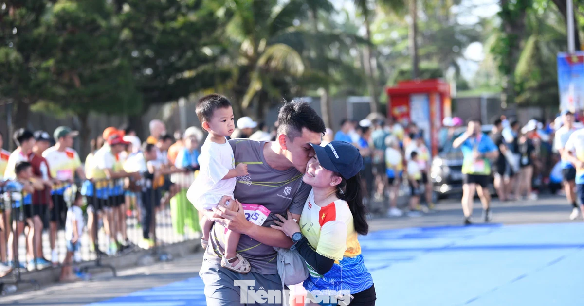 Những khoảnh khắc chỉ có thể bắt gặp ở Tiền Phong Marathon