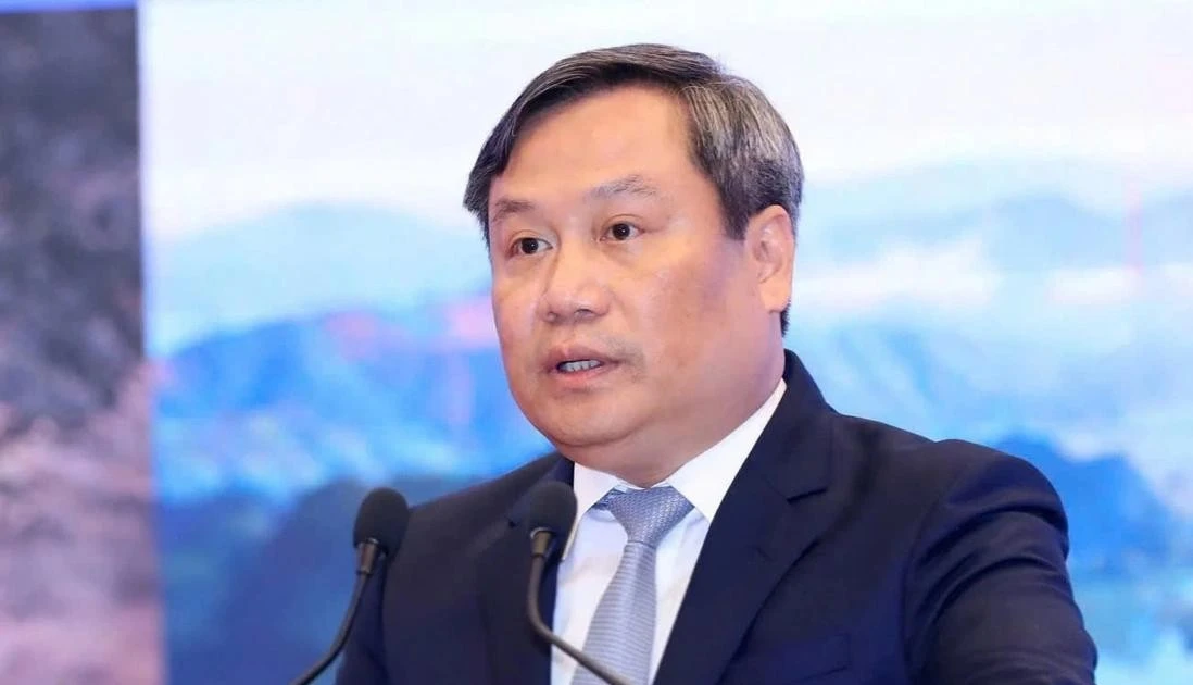 Chủ tịch Hà Nội: Tăng trưởng 11% là nhiệm vụ chính trị trọng tâm, không điều chỉnh thấp hơn