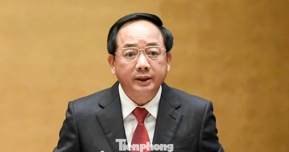 Công tác tư tưởng trong Đảng, chuyển từ 'khuyến khích' sang 'ràng buộc trách nhiệm'