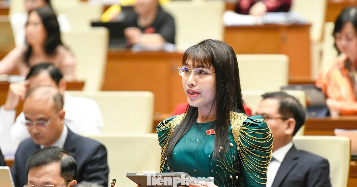 Xổ số kiến thiết đừng 'quên' kiến thiết đời sống người bán vé số dạo