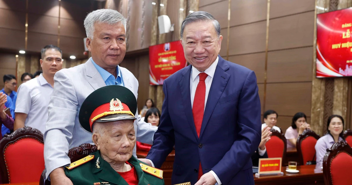 Tổng Bí thư, Chủ tịch nước Tô Lâm: Người đảng viên phải sống có lý tưởng, có trách nhiệm với Đảng, Tổ quốc, Nhân dân