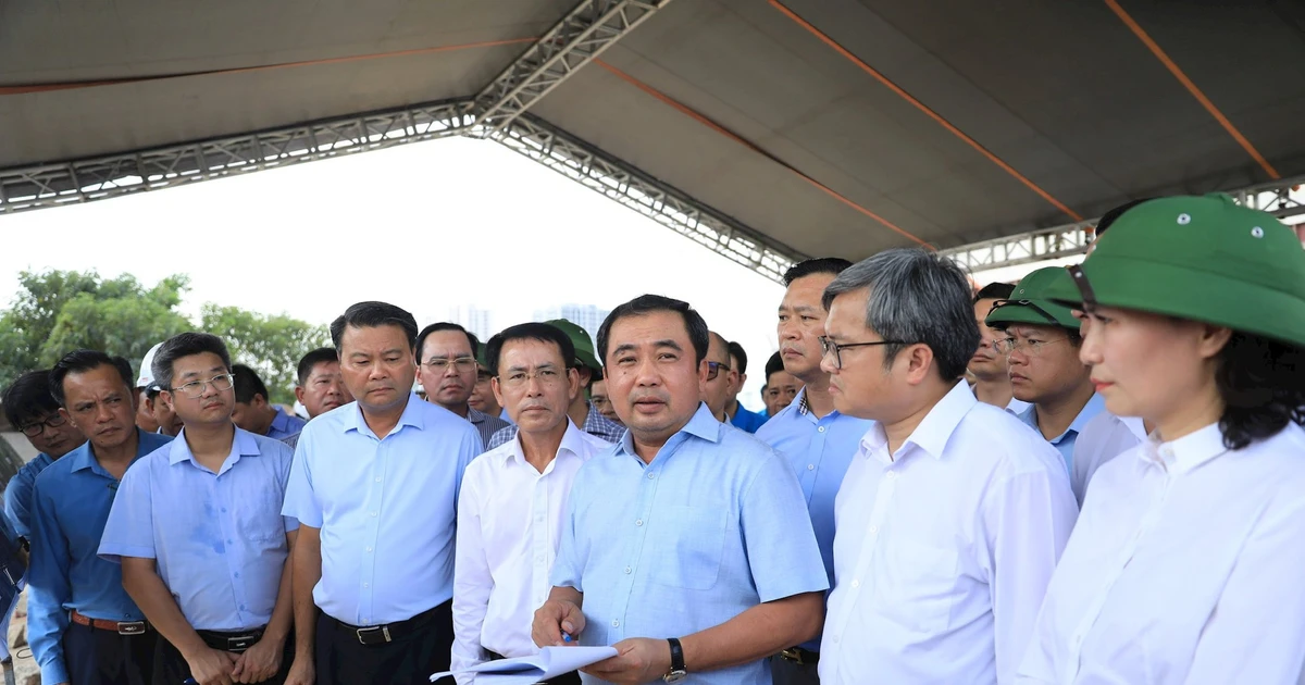 Bí thư Hà Nội kiểm tra các dự án giao thông hướng tâm quan trọng