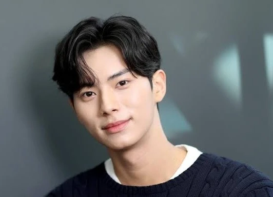 Lee Chae Min: ‘Thử thách và đồng cảm là phương thức tôi lựa chọn kịch bản’