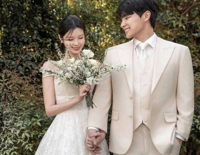 Soyee kết hôn vào tháng Tám
