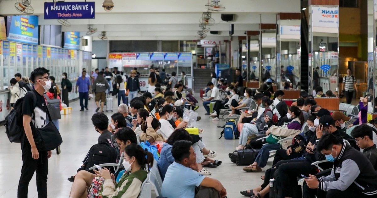 Chậm hủy chuyến bay: Khách có quyền yêu cầu hoàn vé trường hợp nào?