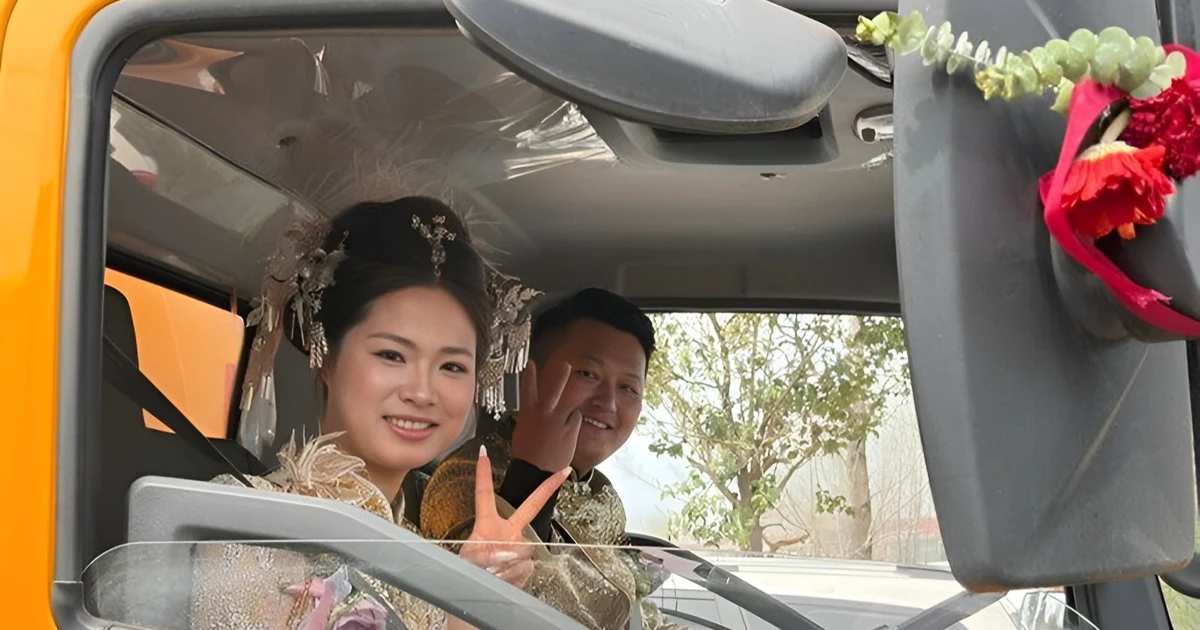 Thanh niên rước dâu bằng xe độc lạ