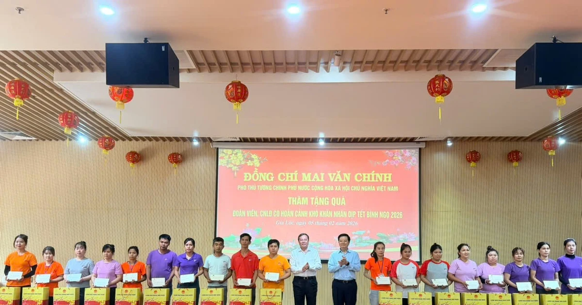 Phó Thủ tướng Mai Văn Chính tặng quà Tết công nhân, người lao động Tây Ninh