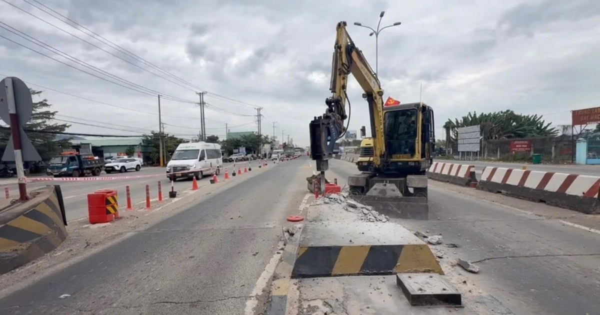 TPHCM tháo dỡ trạm thu phí T3 trên Quốc lộ 51