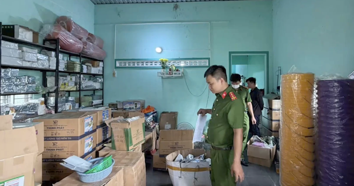 Khởi tố 2 đối tượng sản xuất, buôn bán phân bón giả