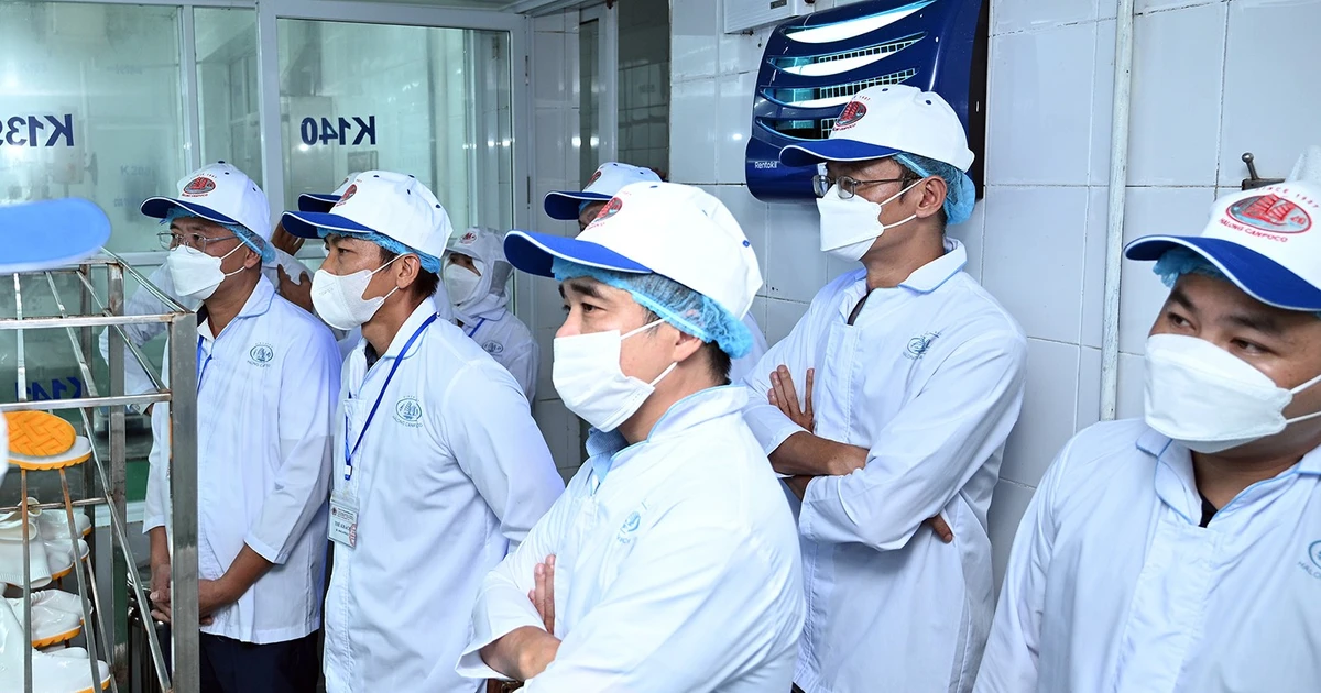 Hạ Long Canfoco mời Nhà phân phối tham quan nhà máy sau khi tái sản xuất