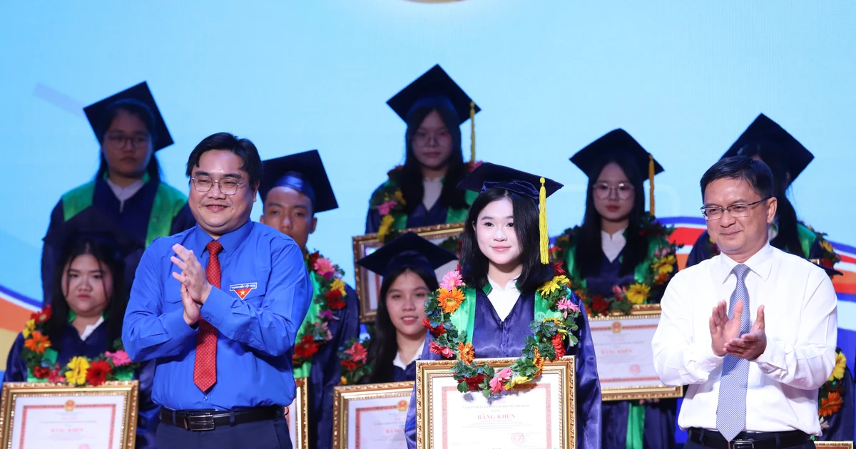 TPHCM vinh danh 88 thủ khoa các trường đại học, cao đẳng