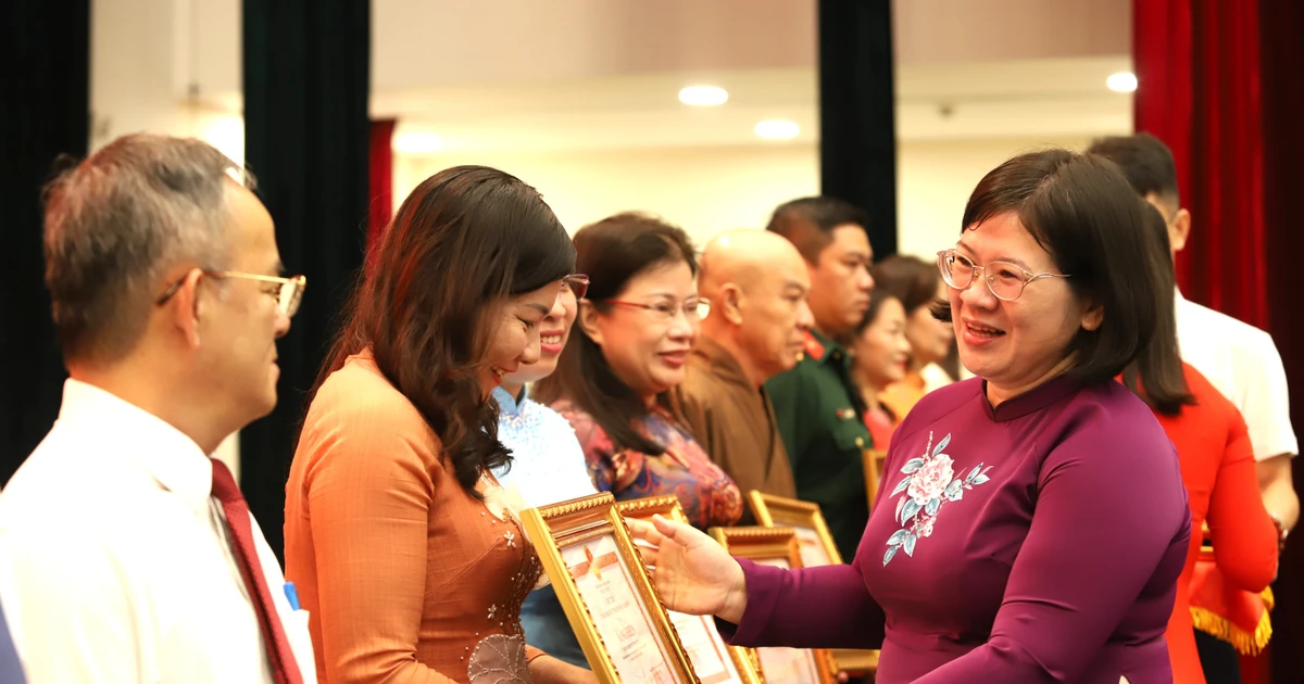 Những người thầm lặng sống, làm việc... vì người khác