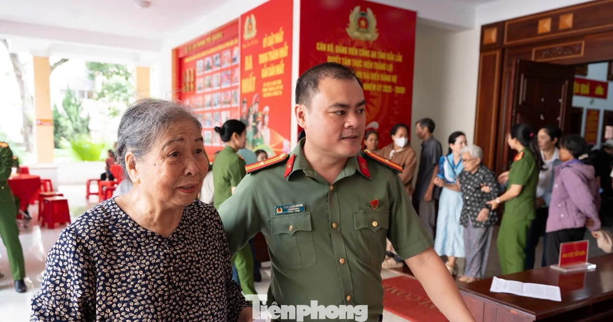 Thân nhân gửi gắm hy vọng qua từng mẫu ADN