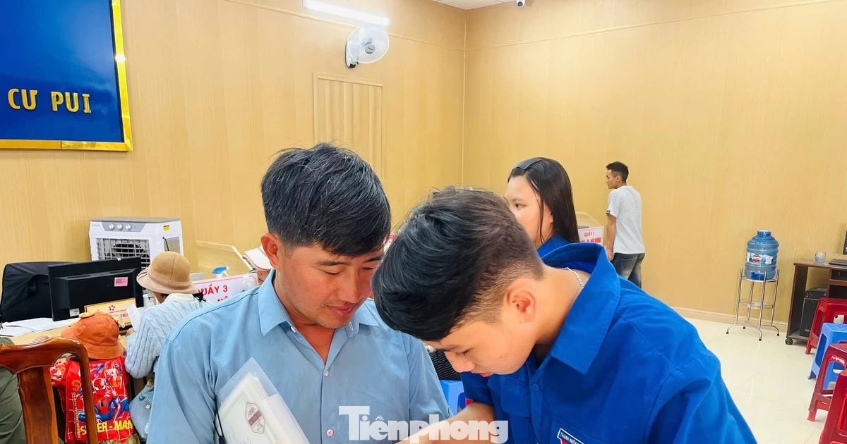 Miếng dán nhỏ sau điện thoại bảo vệ người dân trước thủ đoạn lừa đảo