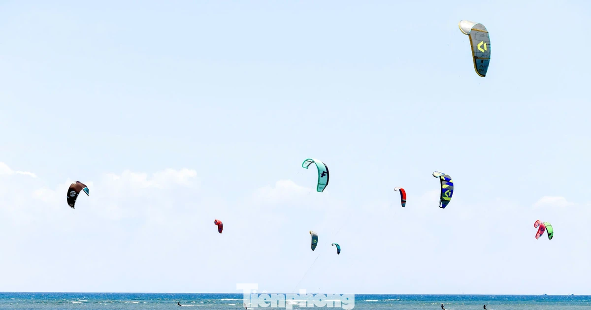 Đến Khánh Hòa xem cả thế giới diều hội tụ ở 'thánh địa' gió ngàn