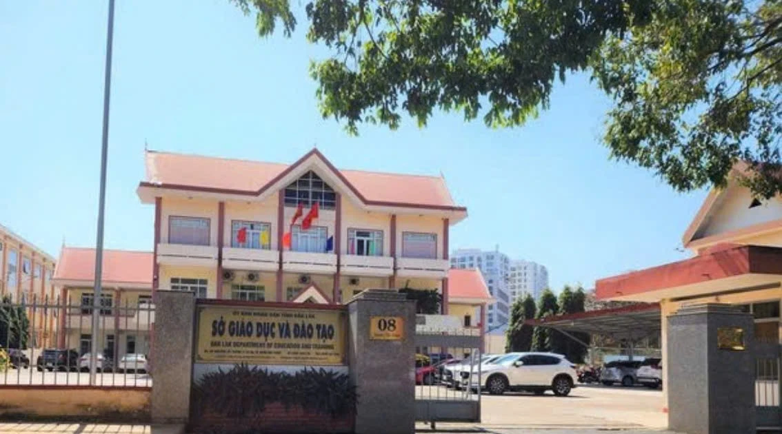 Sở GD&ĐT Đắk Lắk đã chi thưởng cho học sinh đạt thành tích “vàng”