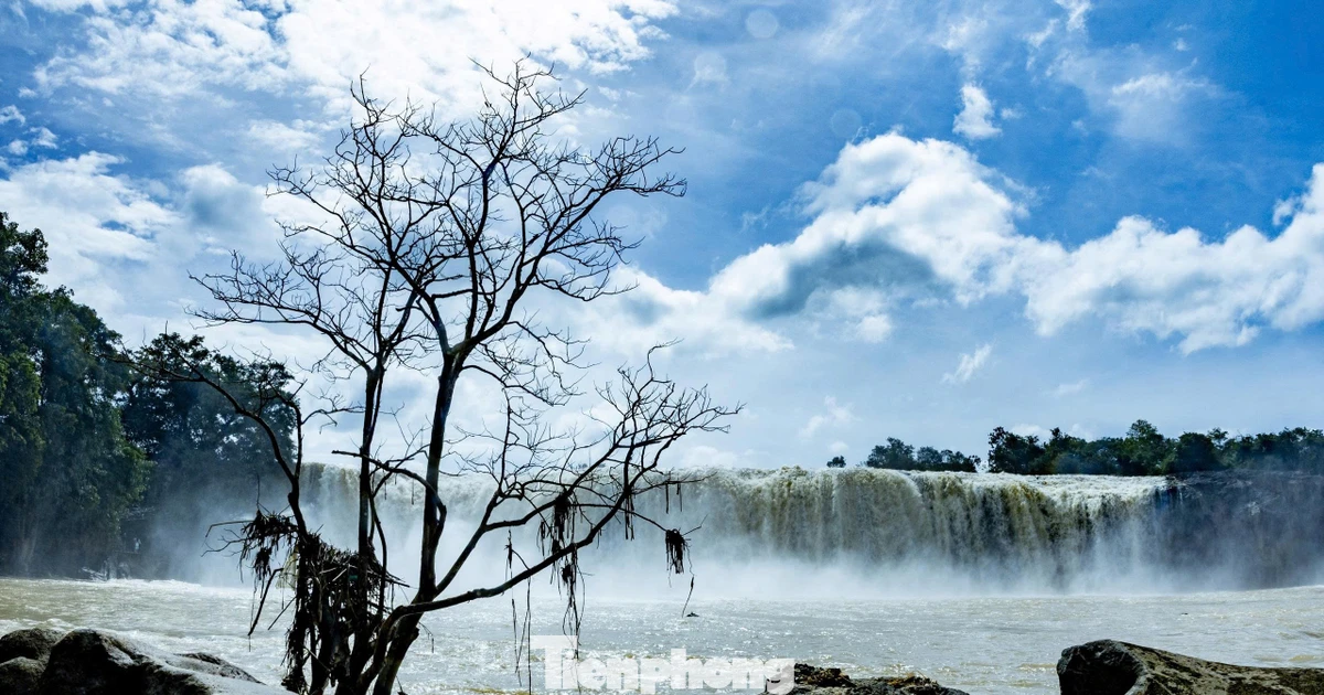 Thác Dray Nur ở Đắk Lắk - kiệt tác hùng vĩ giữa đại ngàn Tây Nguyên
