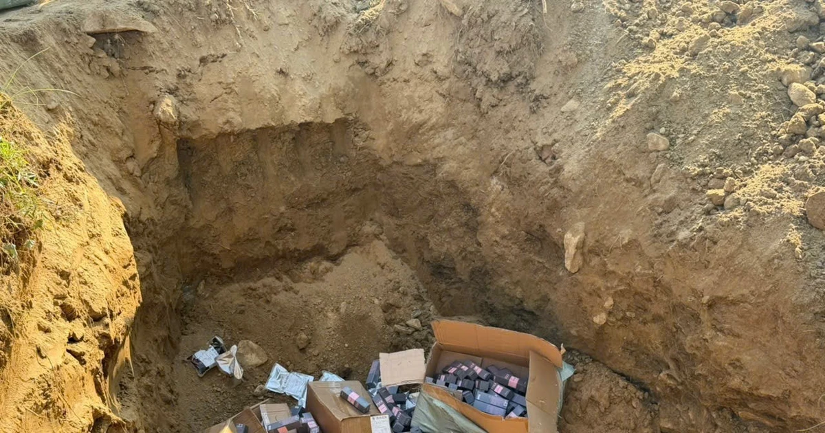 Phát hiện ô tô đầu kéo chở cả kho mỹ phẩm, thực phẩm không rõ nguồn gốc