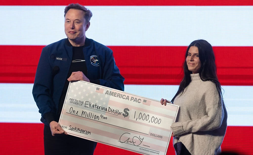 Elon Musk bị cáo buộc chi 1 triệu USD để 'mua phiếu'