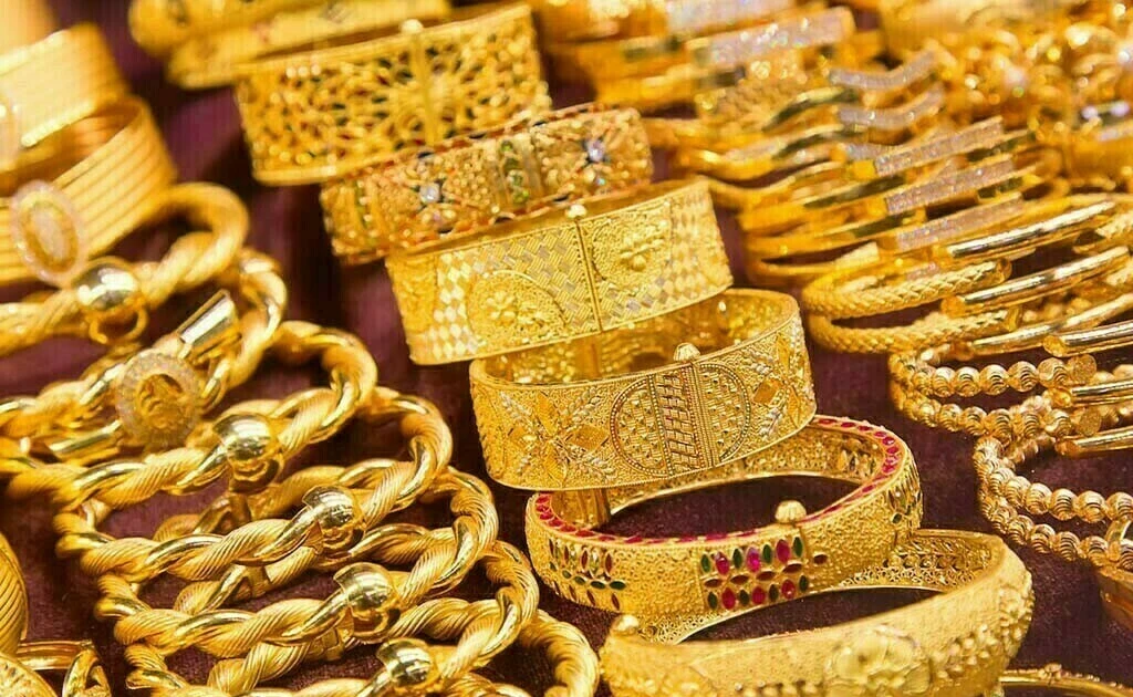 Người 'ôm vàng' đổ xô chốt lời