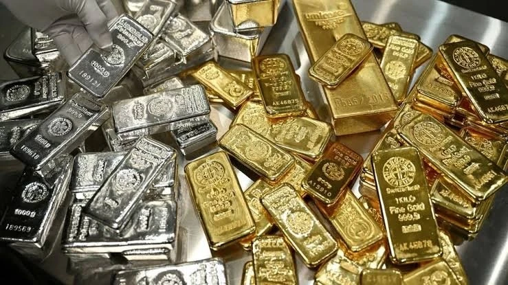 Giá vàng, chứng khoán đồng loạt tăng mạnh