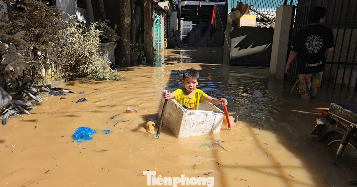 Người dân Thái Nguyên gồng mình giữa bốn bề nước lũ