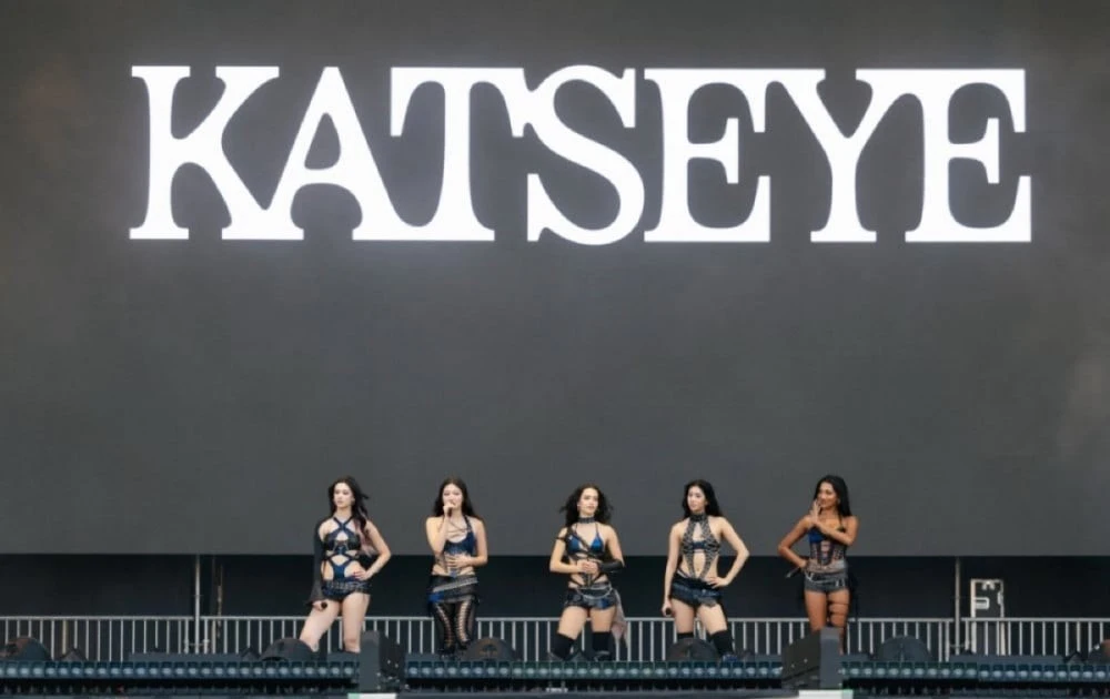 KATSEYE bất ngờ làm điều này trước thềm lễ hội Coachella