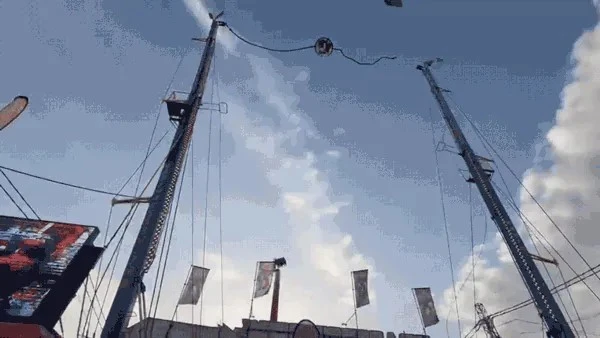 Hãi hùng cảnh tượng người văng lên không trung khoảng 90 mét với tốc độ 160 km/h