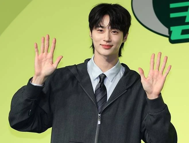 Byeon Woo Seok trở lại ngôi vị dẫn đầu