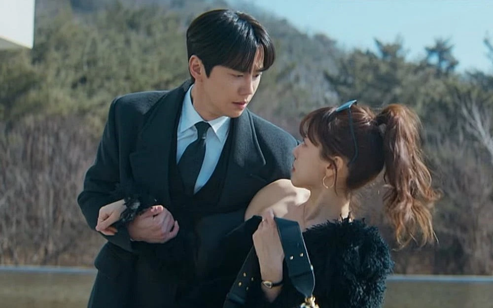 Điều gì khiến 'Reborn Rookie' xô đổ kỷ lục rating của đài JTBC?