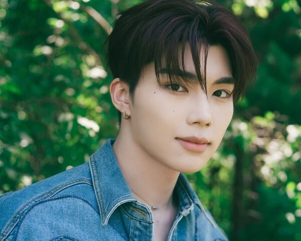 Phản ứng của Park Gun Woo ZEROBASEONE trước bê bối thao túng 'xổ số Polaroid'