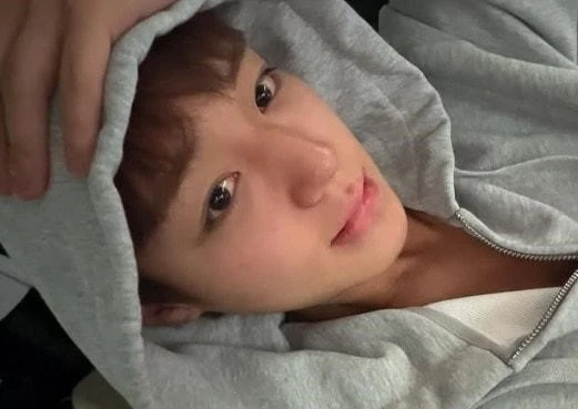 'Oppa phiên bản giới hạn' Park Ji Hoon khoe vẻ ngoài cuốn hút không thể che giấu