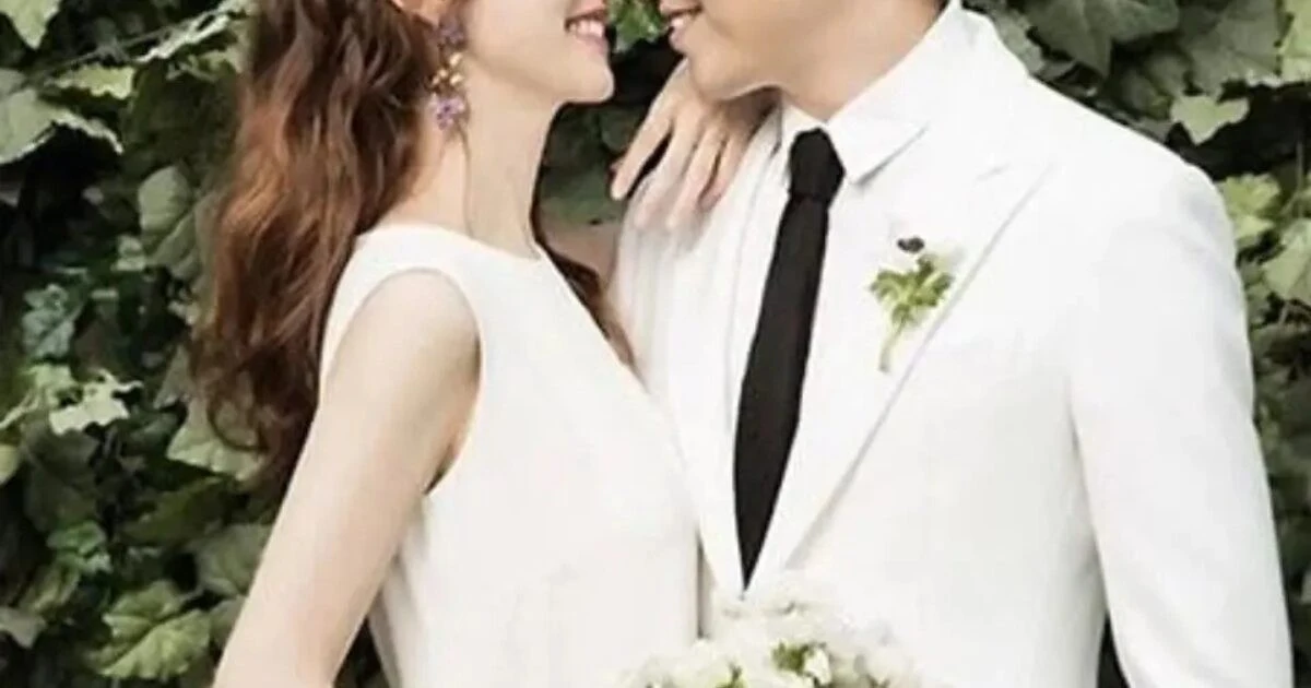 Cặp đôi được yêu mến hàng đầu K-biz cuối cùng cũng tiết lộ ảnh con