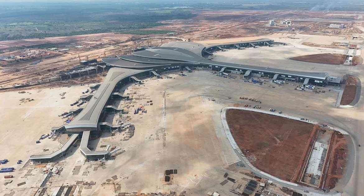 Trước thách thức Changi và Kuala Lumpur, cách nào hút khách trung chuyển qua sân bay Long Thành?