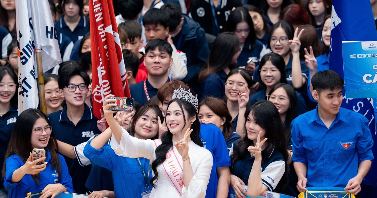 Buổi lễ homecoming chính thức của Á hậu Nguyễn Thị Vân Nhi tại Đại học Phenikaa