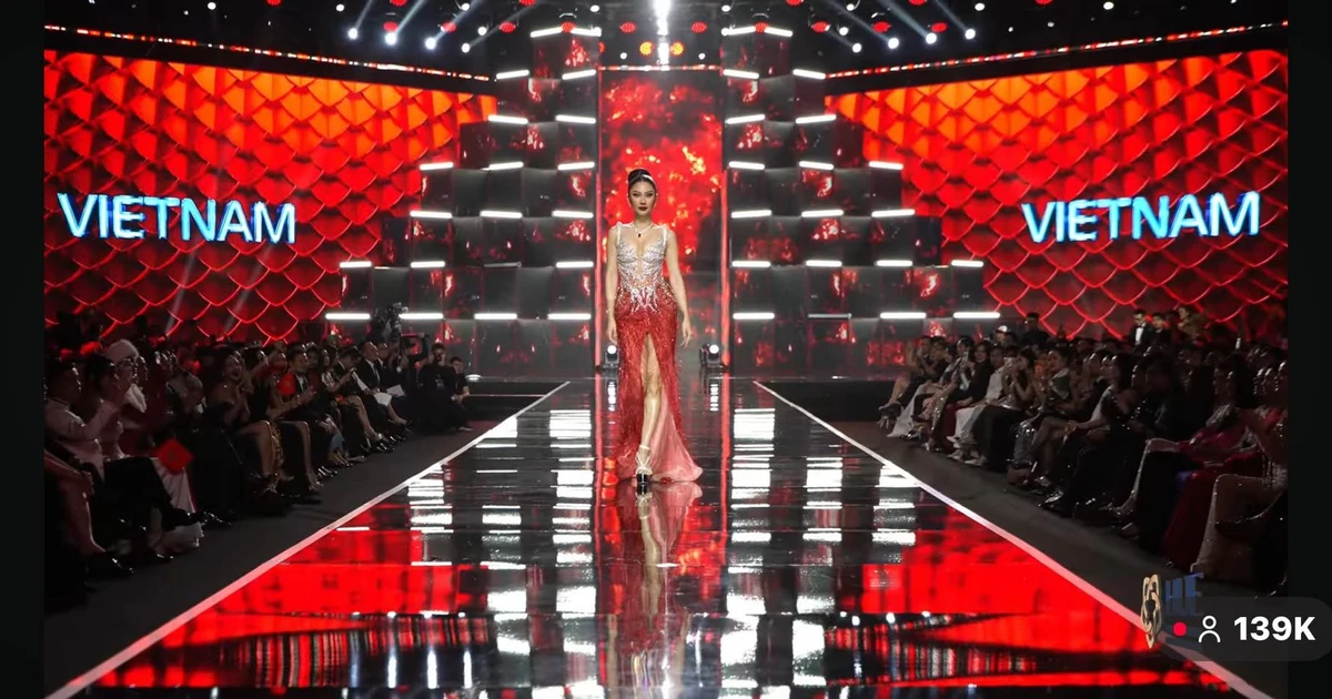 Miss Cosmo 2025: Hoa hậu Phương Linh trình diễn thế nào trong đêm Bán kết?