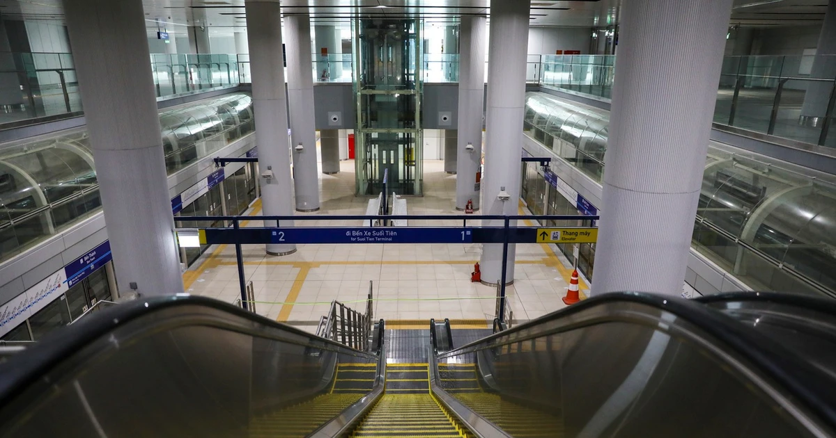 Tạm dừng hoạt động thang cuốn tại ga metro Ba Son