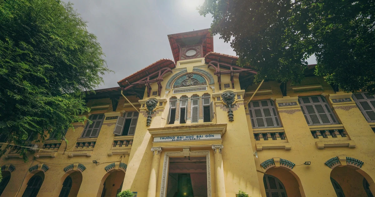 Ghé thăm trường đại học duy nhất có tòa nhà cổ gần 120 năm tuổi ở TPHCM